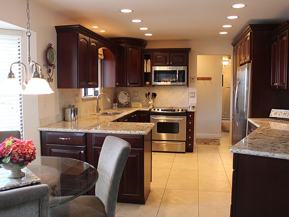 4th image of 471 Circle Dr #175