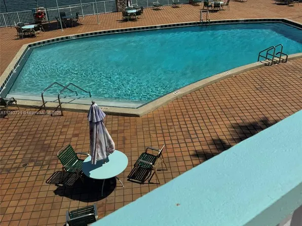 18555 NE 14th Ave APT 602, Miami, FL 33179