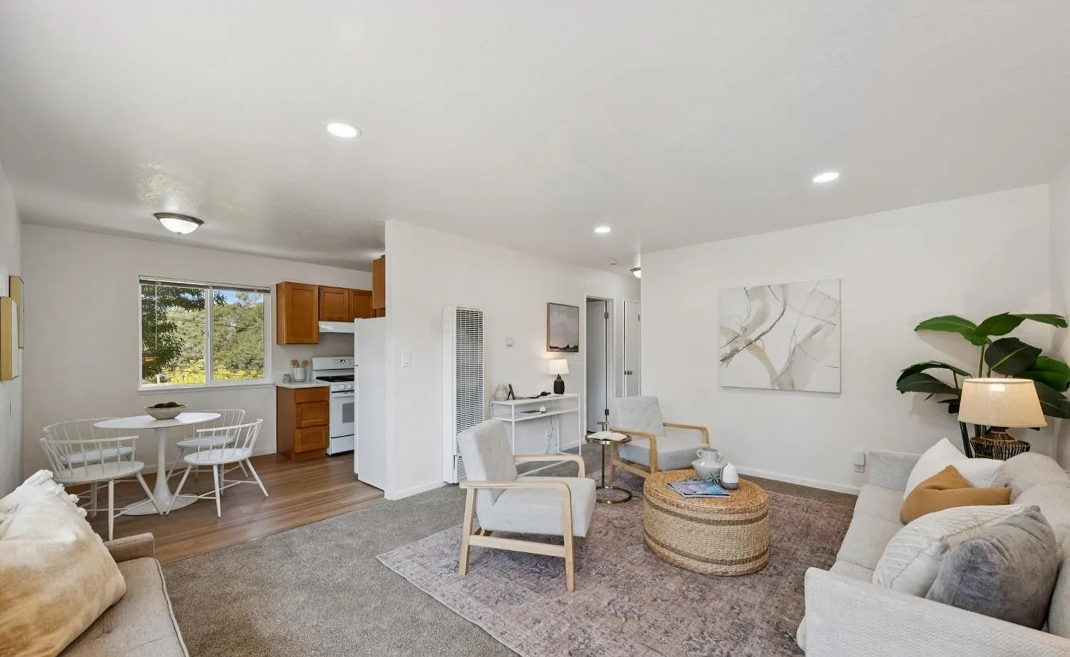 2 bed, 745 sqft, $2,800 — Photo 3