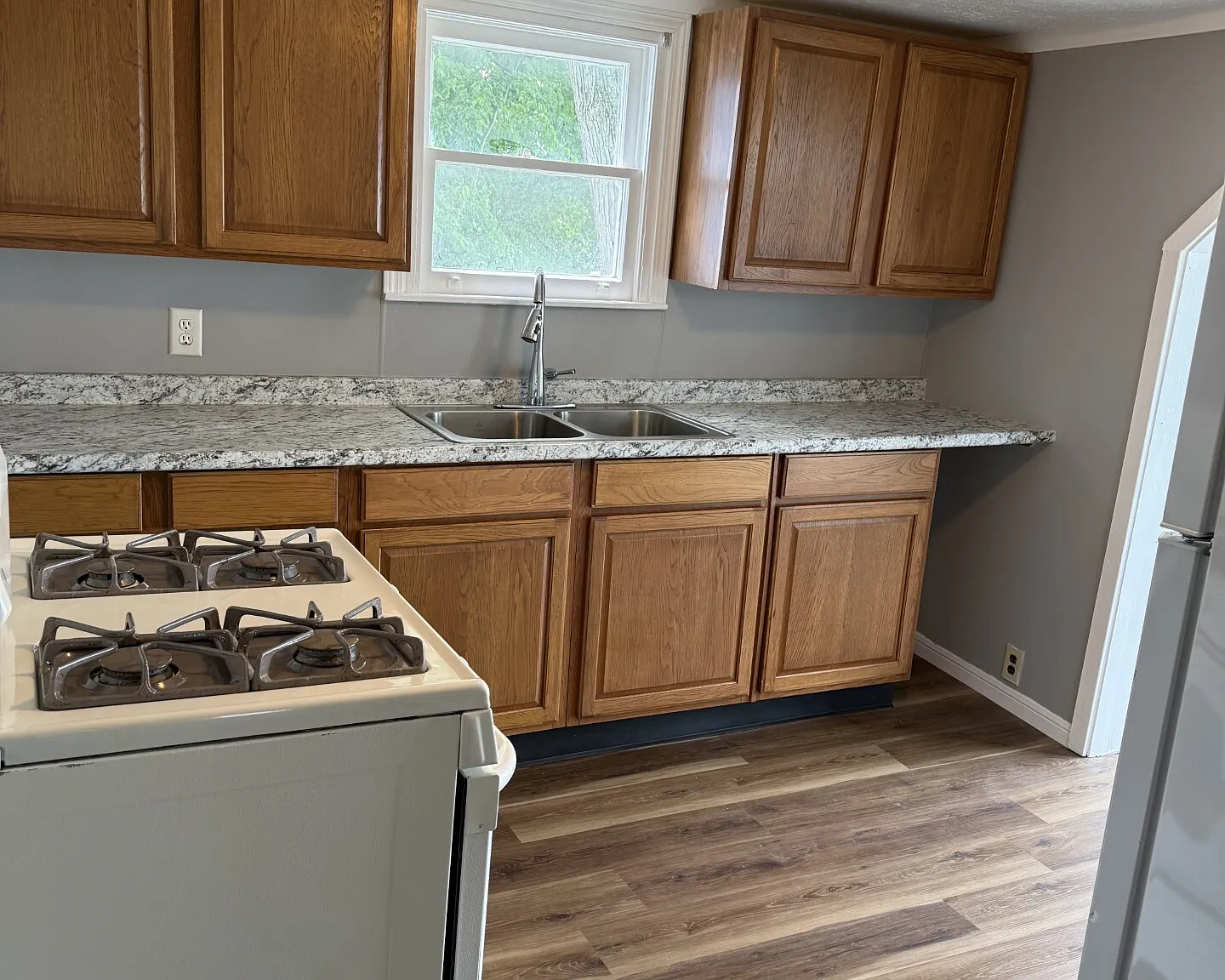 6009 Eleanor - 1 — Photo 3