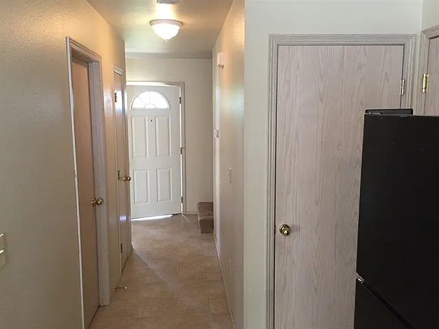 280 S Elsa St — Photo 4