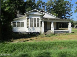 136 N Utica St, Terry, MS 39170