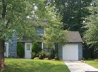 41 Hampton Gate Dr, Sicklerville, NJ 08081