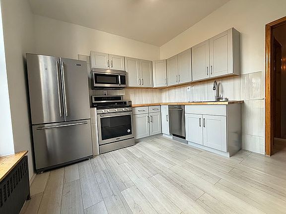 4th image of 6 Clifford Pl #2