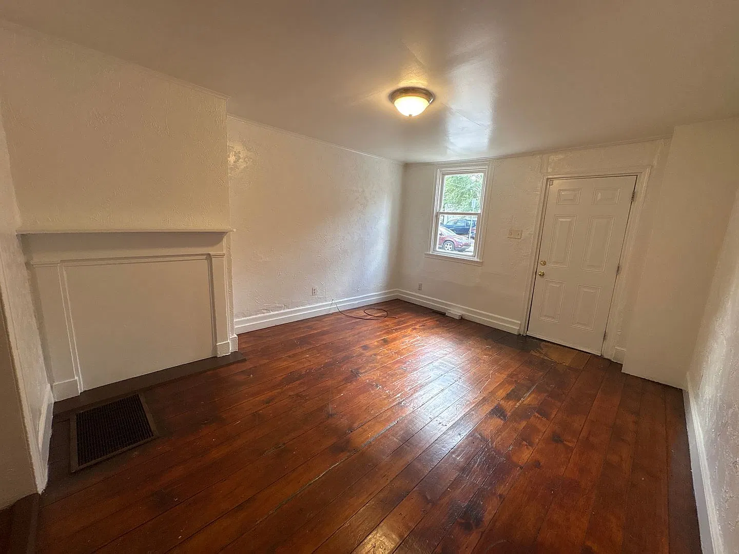 3 Bedroom House in Downtown York — Photo 3