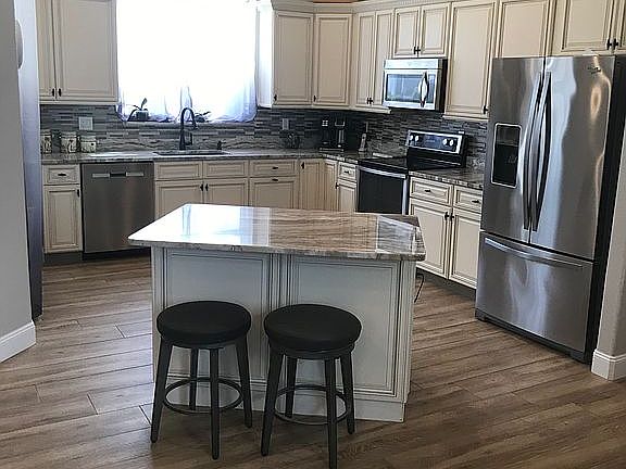 New cabinets, granite 2017