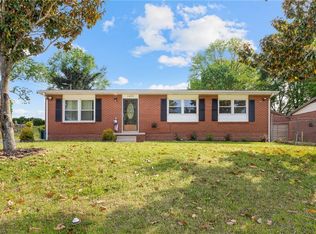 1402 Twain Rd, Greensboro, NC 27405