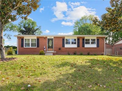 1402 Twain Rd, Greensboro, NC, 27405