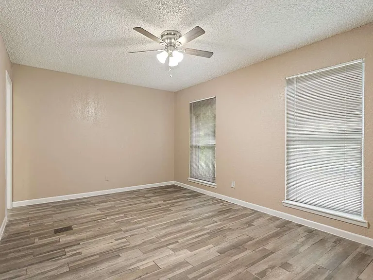 4555 Altamesa Blvd — Photo 13