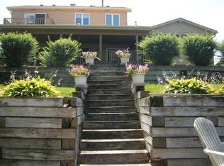 2252 High Point Dr, Lindenhurst, IL 60046