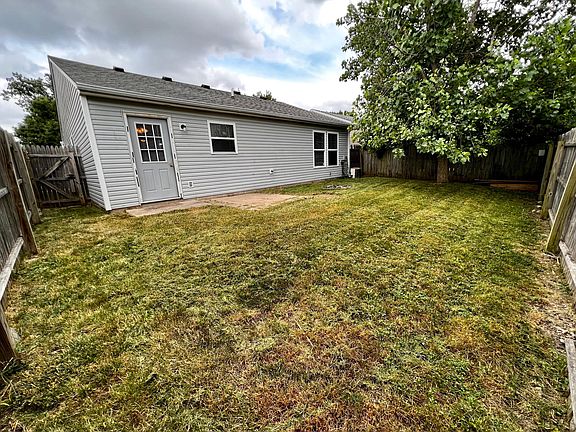 2nd image of 1832 Dutch Elm Dr