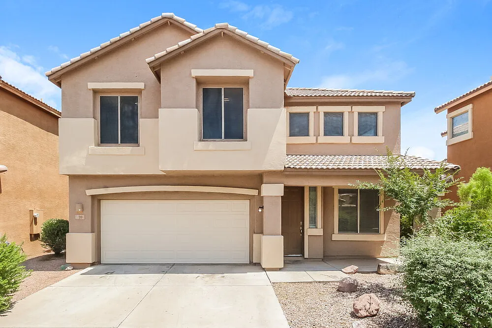 3 bed, 2.5 bath, 1556 sqft, $2,095 — Photo 1