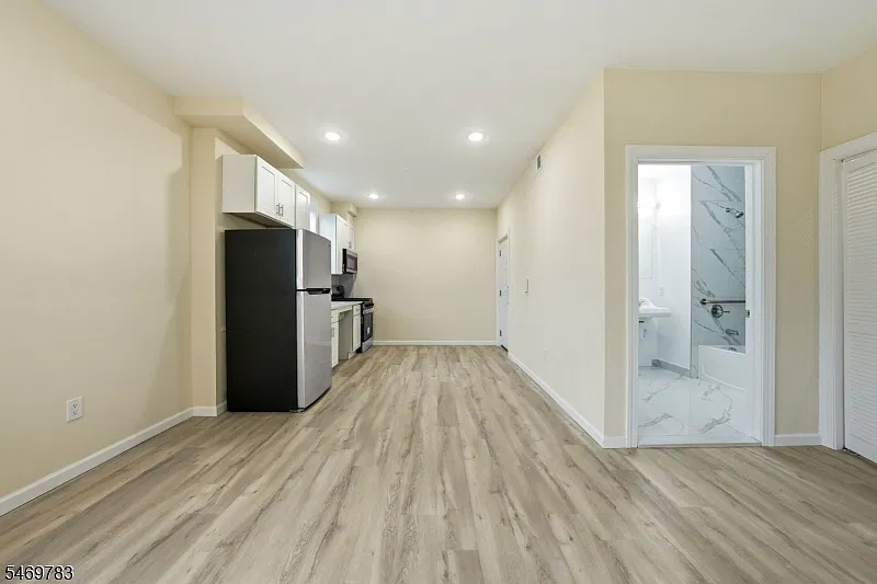 59 Cedar St — Photo 2