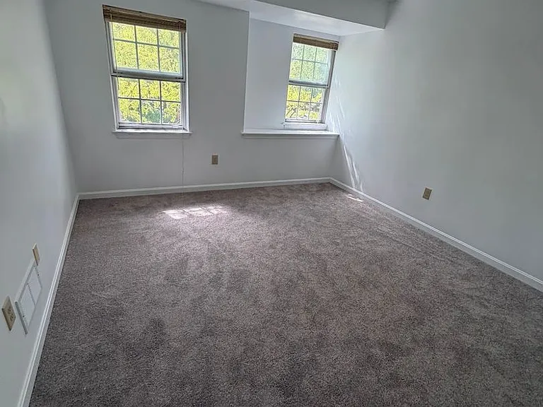 812 Christopher Dr — Photo 15