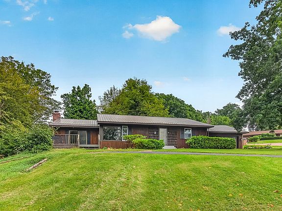 3rd image of 576 Timber Hills Dr