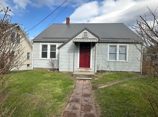 1702 Main St E, Oak Hill, WV 25901