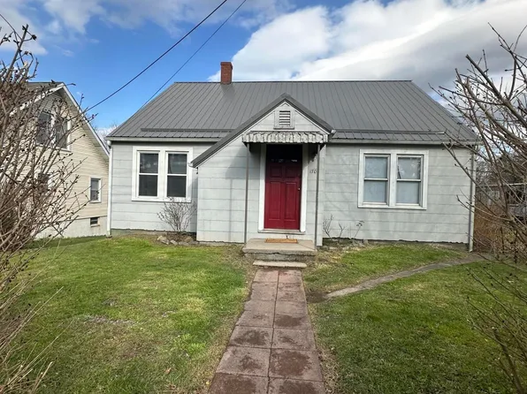 1702 Main St E, Oak Hill, WV 25901