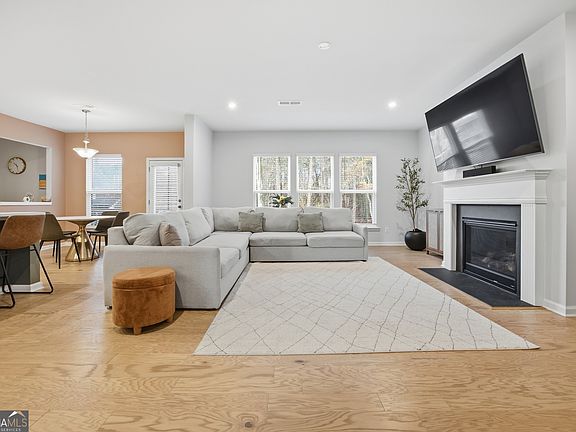 5th image of 361 Riverclub Rd