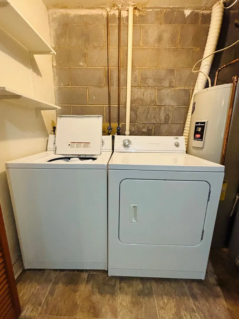 2 Bedroom 1 bath Duplex — Photo 4