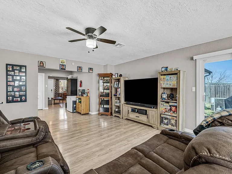 6918 SW Forest Ave — Photo 8