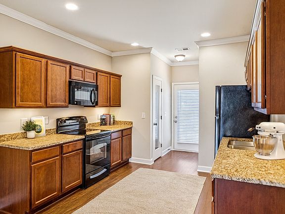 4th image of 1040 Charlie Daniels Pkwy APT 111