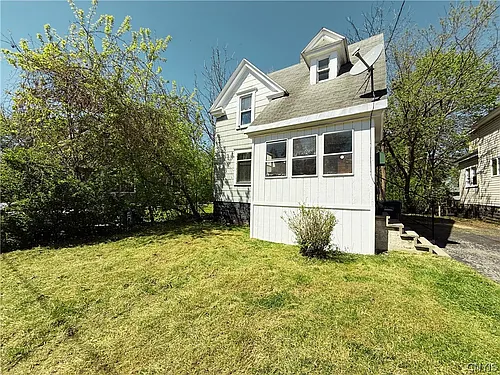 154 Seeley Ave Photo 1