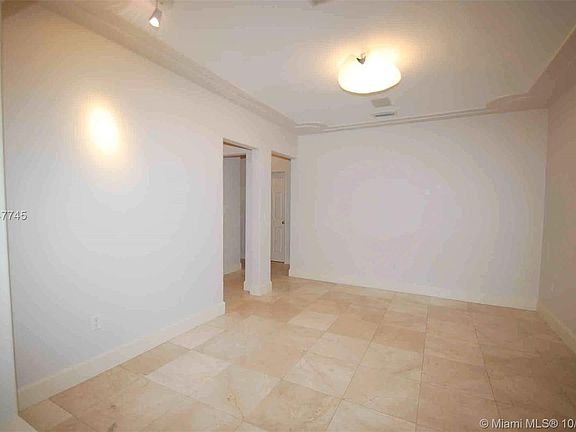 3rd image of 4826 Alhambra Cir
