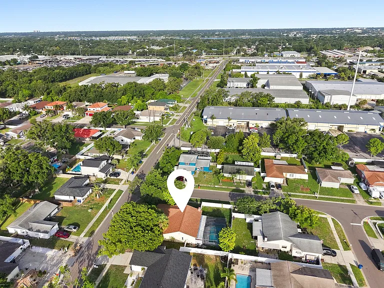 8433 Somerset Dr — Photo 34