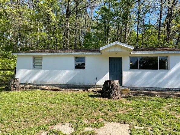 1902 N Double Springs Rd, Fayetteville, AR 72704