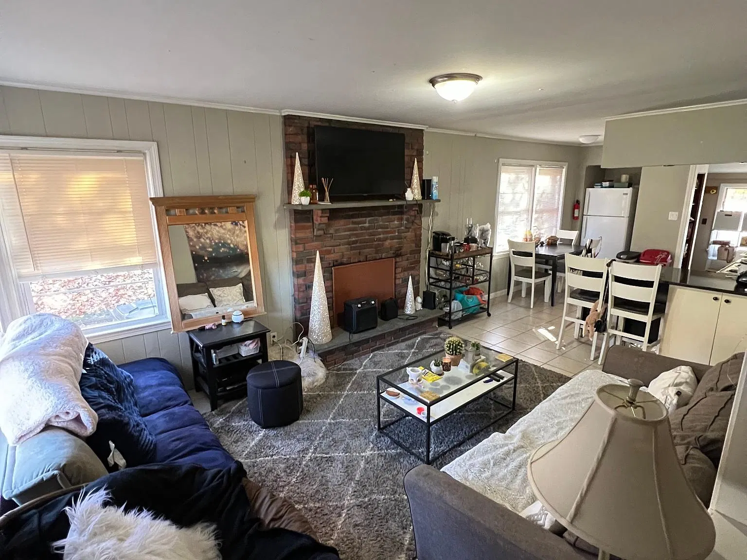 4 bed, 1200 sqft, $2,520 — Photo 2