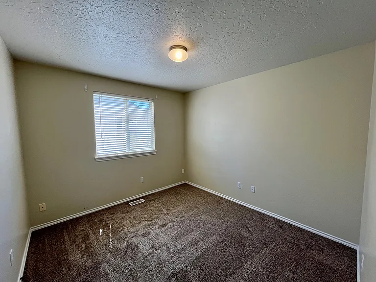 16426 N Asbury Dr — Photo 17