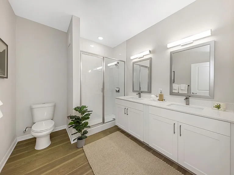 Everest Largo Apartments — Photo 28