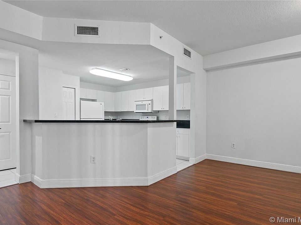 1st image of 10902 NW 83rd St APT 221