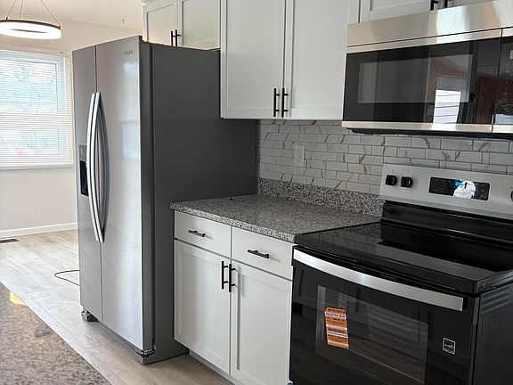 3rd image of 2200 Sheick Rd