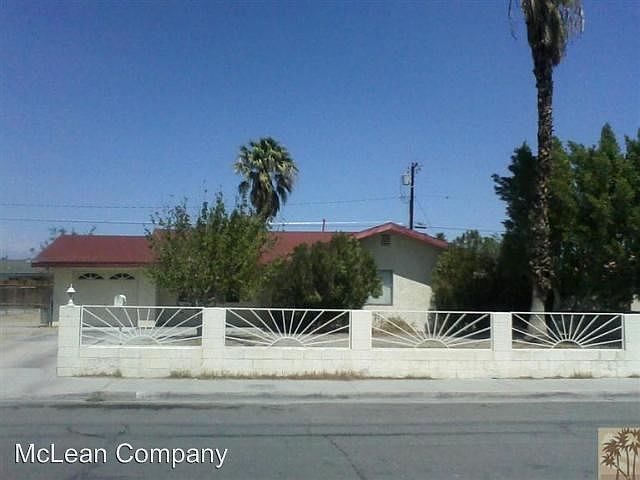 2nd image of 358 W Avenida Cerca