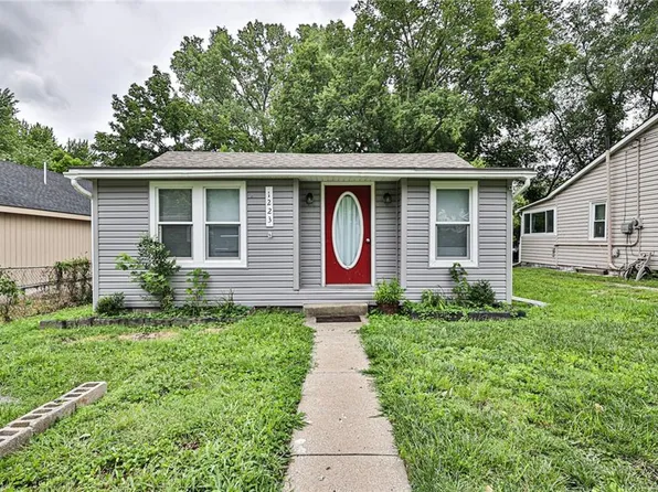 1223 W Sea Ave, Independence, MO 64052