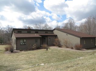 W339N8438 Townline Rd, Oconomowoc, WI 53066