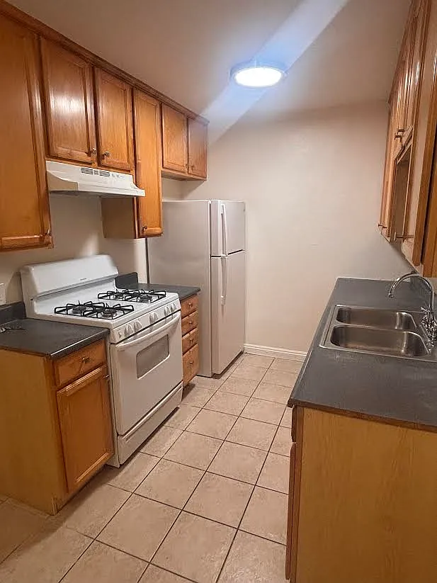 2 bed, $2,250 — Photo 4