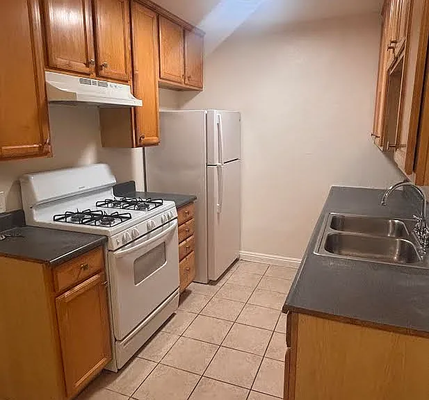116 Palm Ave #8 — Photo 4