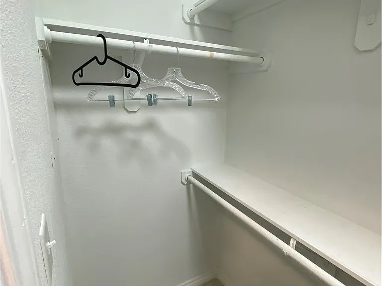 706 Military Dr — Photo 14