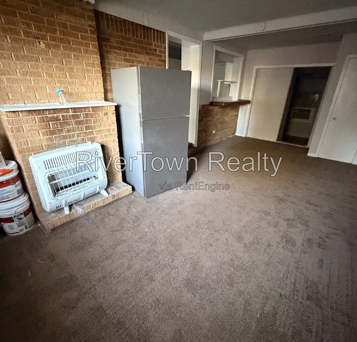 3 bed, 1.0 bath, 1152 sqft, $1,095 — Photo 3