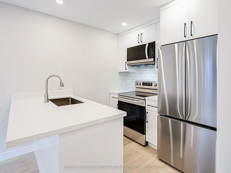 20 Kewbeach Ave #LANEWAY UPPER — Photo 10