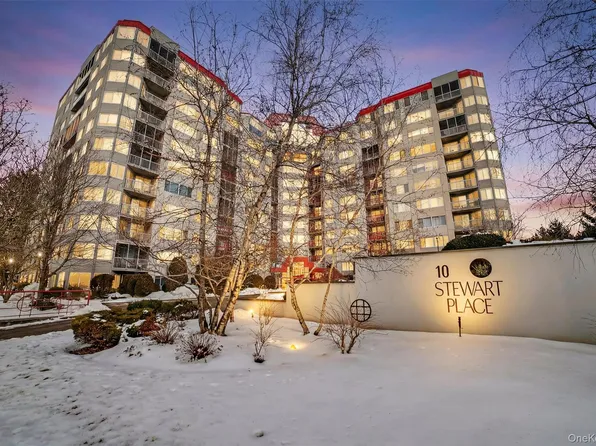10 Stewart Place #4BE, White Plains, NY 10603