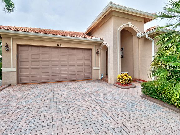 2nd image of 3233 Sussex Way