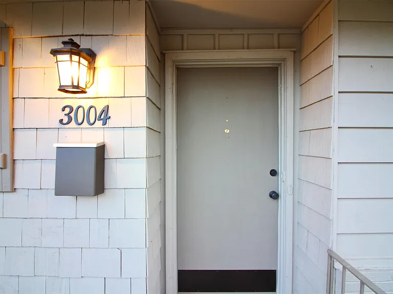 3004 S Q St — Photo 3
