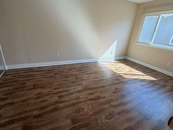 4th image of 417 12th St APT D