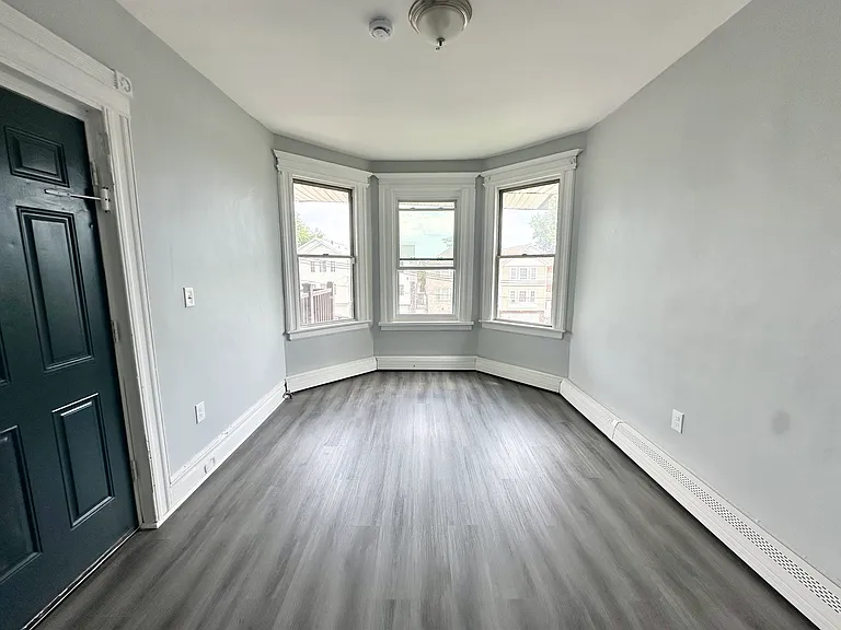 169 Johnson Ave #2R — Photo 4