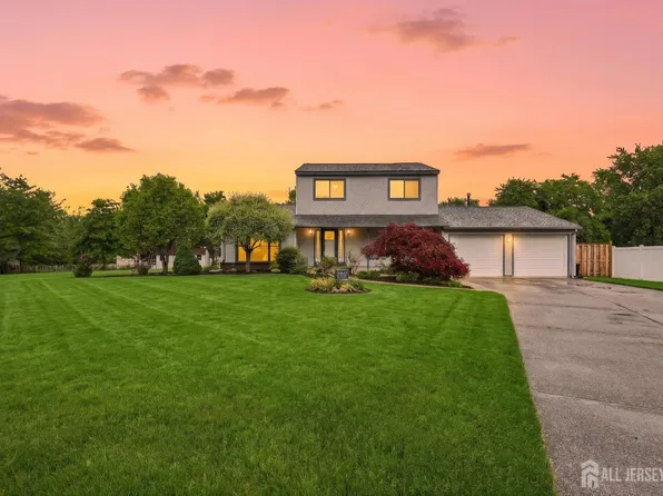 5 Ellis Ct, Monmouth Junction, NJ 08852