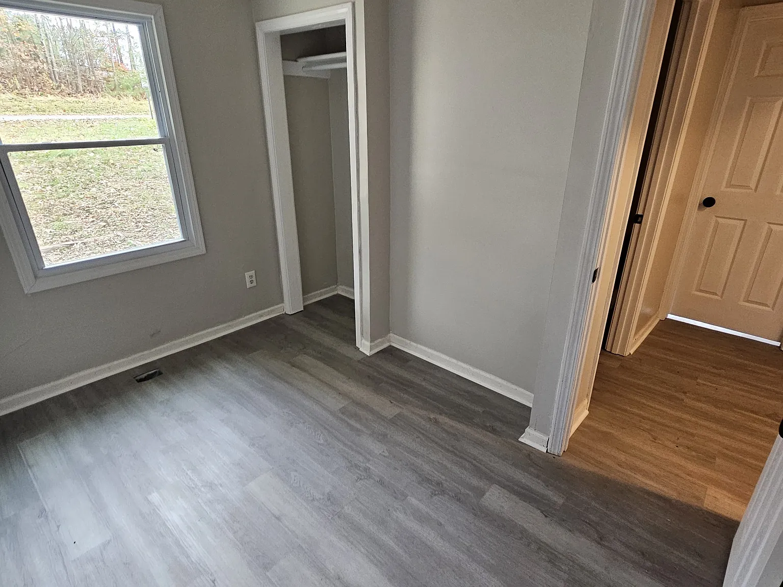 3 bed, 901 sqft, $1,499 — Photo 4
