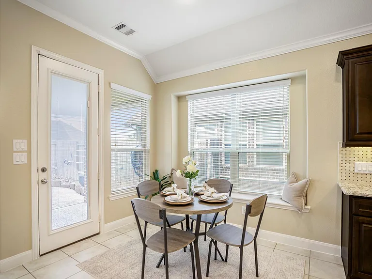 22310 Taren Ct — Photo 12